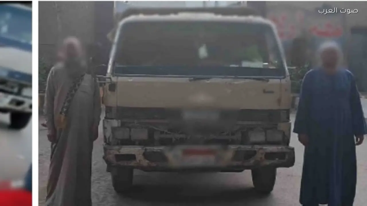 عمال نظافة في الجيزة يلقون القمامة أمام المنازل