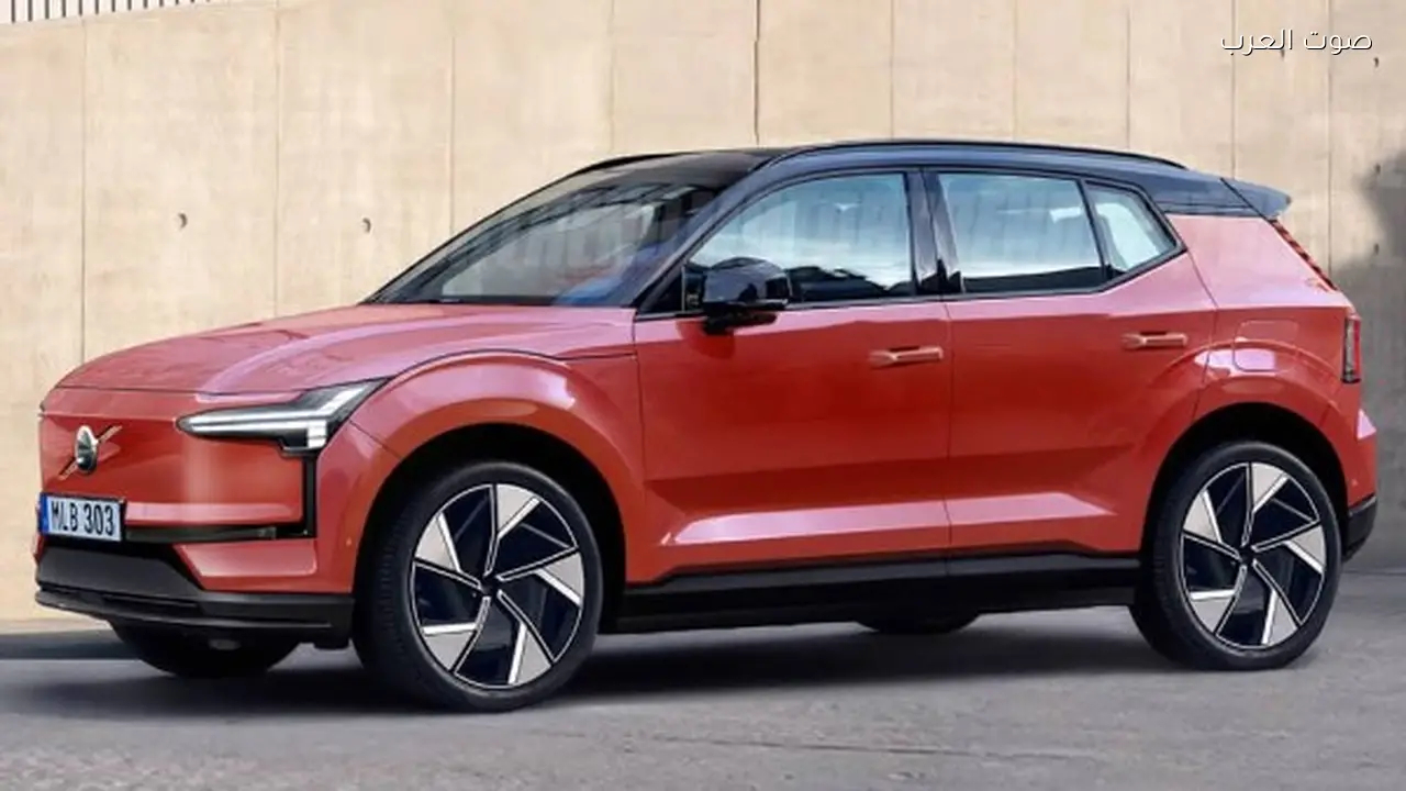 فولفو تستدعي 40 ألف سيارة كهربائية بسبب عيوب فنية