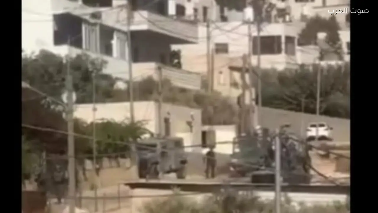 قوات الاحتلال تدمر منزل عائلة الشهيد محمود عابد وتعتقل العديد من الأشخاص