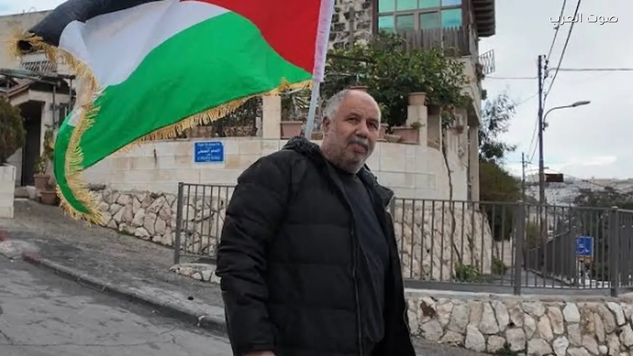 قوات الاحتلال تعتقل ناشطًا مقدسيًا وتمنعه من صلاة العشاء والتروايح