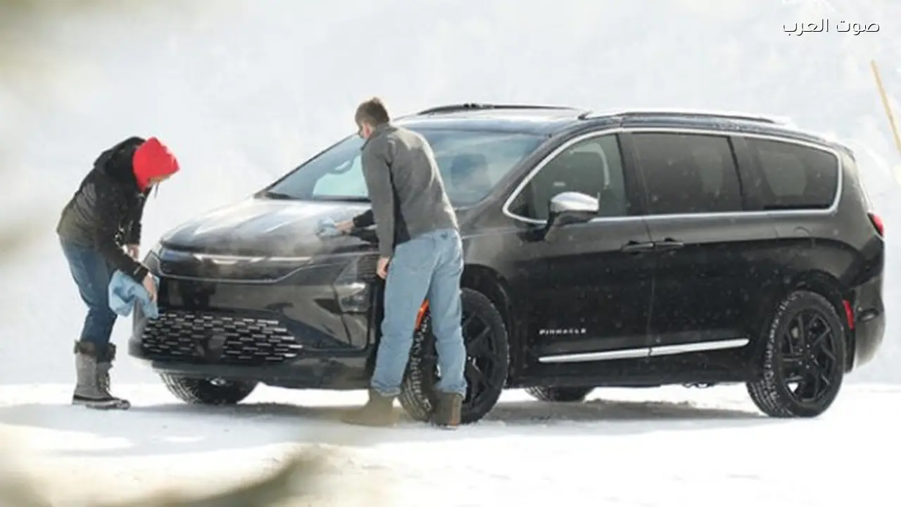 كرايسلر باسيفيكا 2027 فيس ليفت تظهر لأول مرة مع صور جديدة