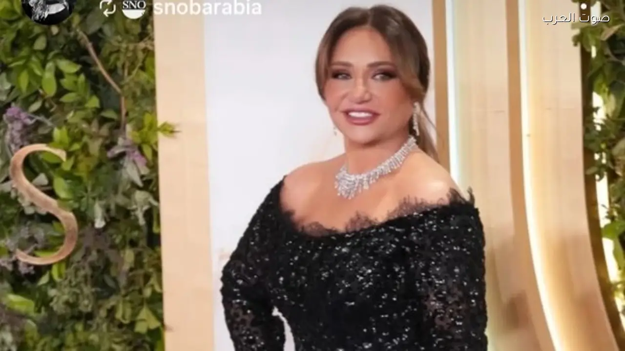 ليلى علوي تثير الجدل على السوشيال ميديا خلال رمضان