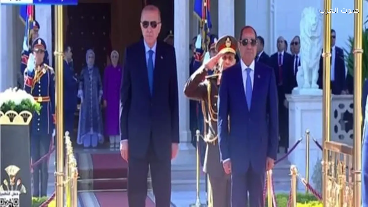 مباحثات رسمية بين السيسي ونظيره التركي في قصر الاتحادية