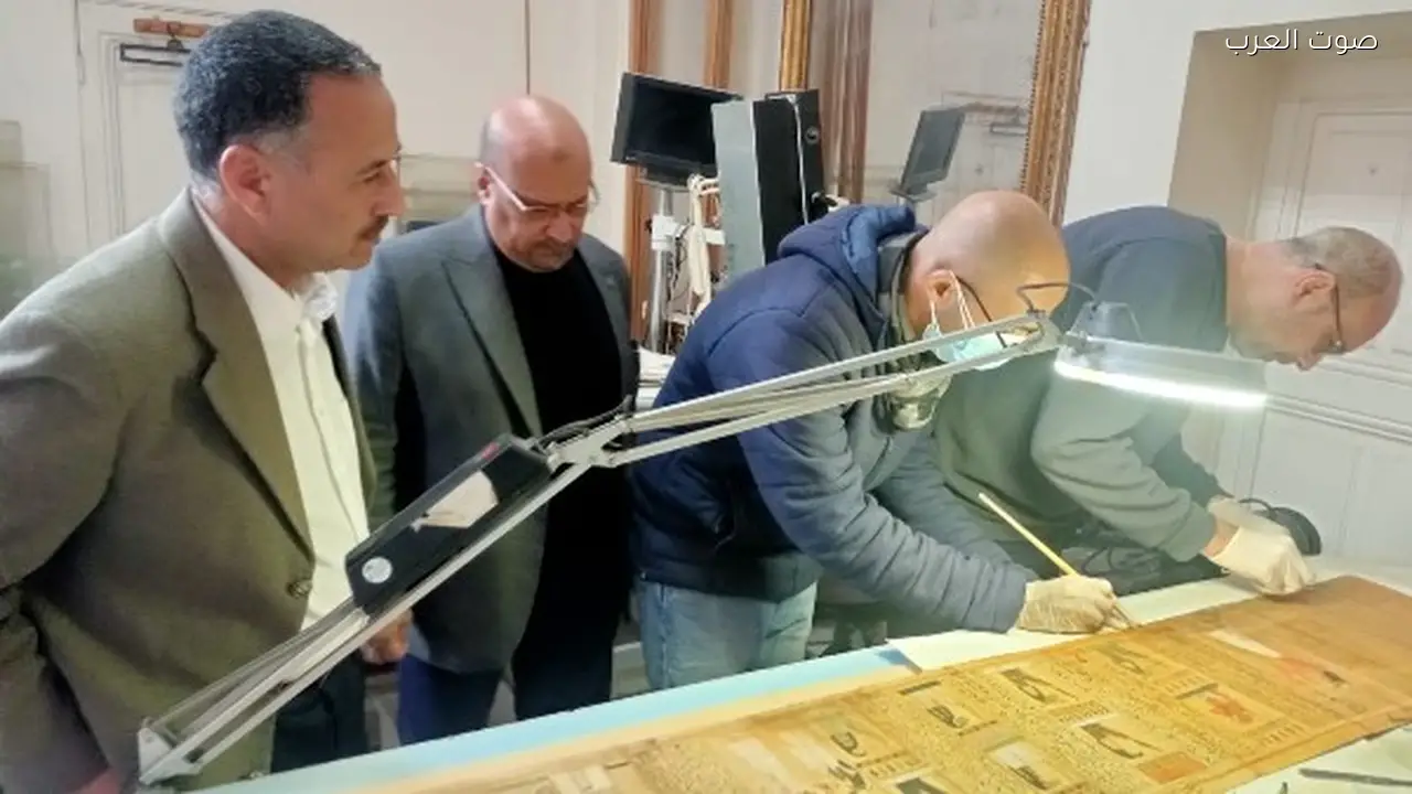 متحف التحرير يستكمل ترميم بردية أوسر – حات بعد إحالة مسئول الصيانة للتحقيق