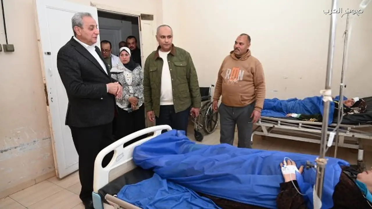 محافظ الغربية يزور 14 عاملًا مصابًا في حادث الطريق الزراعي