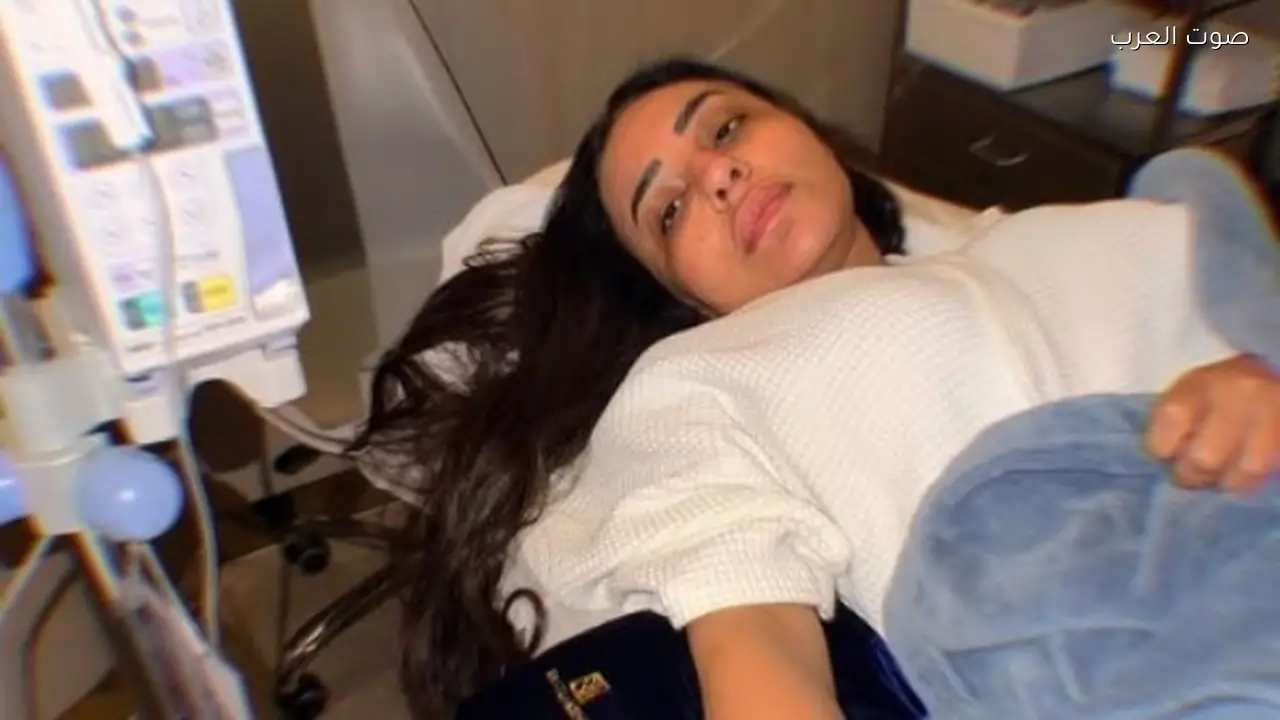 محمد شاهين يطلب الدعاء لزوجته بعد وعكة صحية