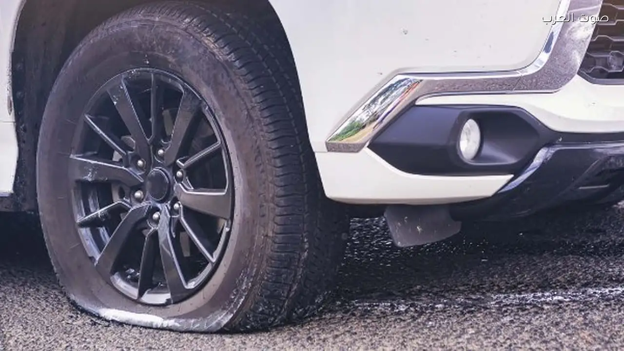 مخاطر القيادة بإطارات منخفضة الضغط وتأثيراتها السلبية