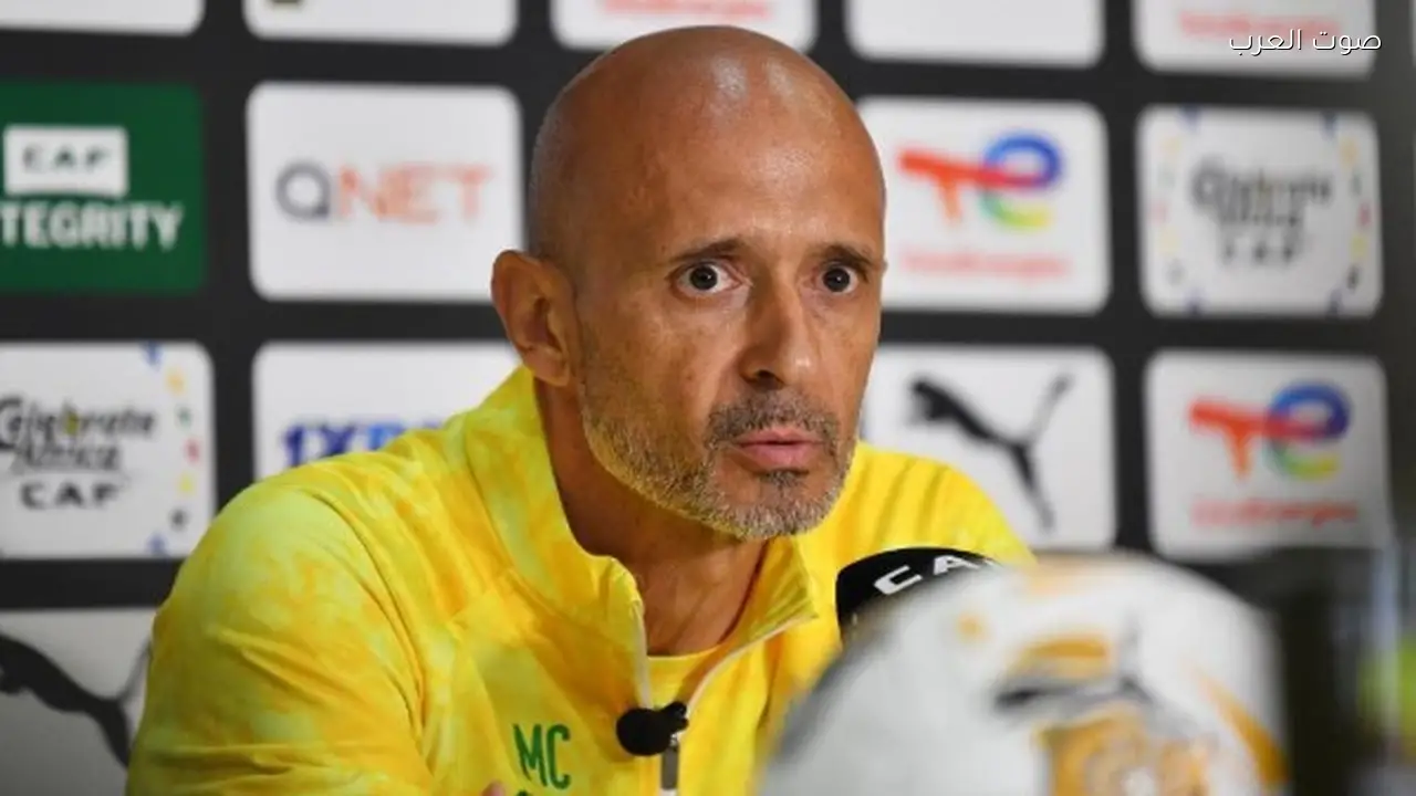 مدرب صن داونز يطالب بتحقيق عاجل في قضايا تحكيم المباريات