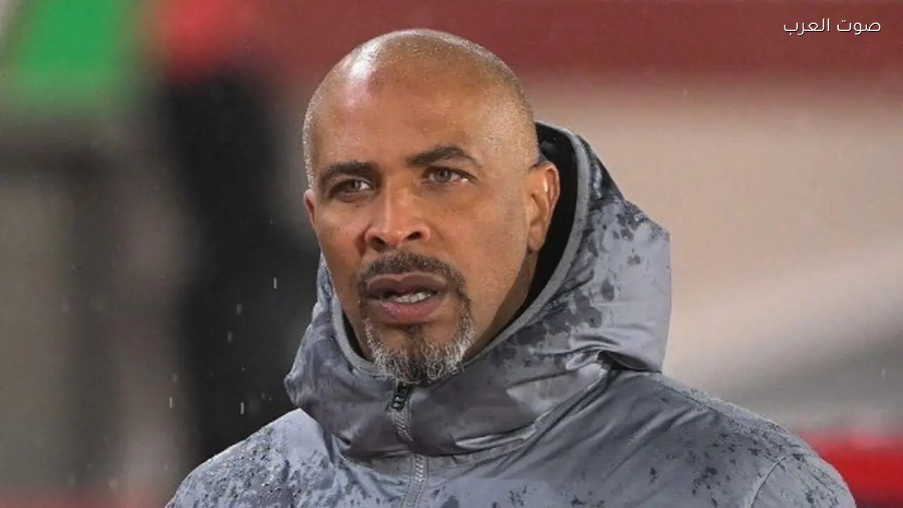 مستقبل إريك شيلّي مع النسور الخضراء يثير الجدل في نيجيريا