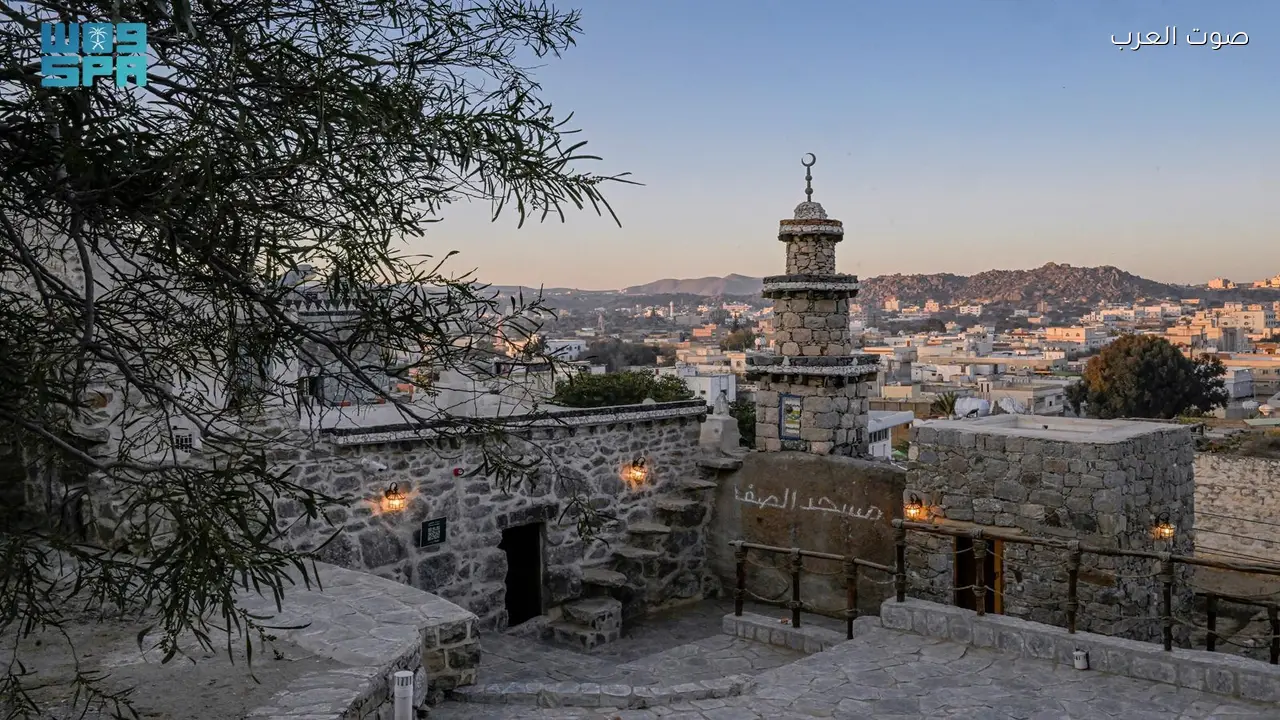 مشروع الأمير محمد بن سلمان: مسجد الصفا إرث تاريخي في جبال السراة منذ 1350 عامًا