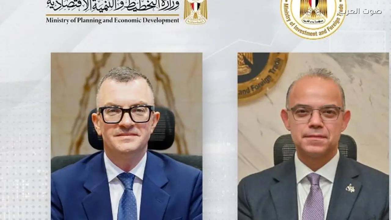 مصر ومنظمة التعاون الاقتصادي تطلقان تقريرًا لتعزيز الاستثمار الأجنبي