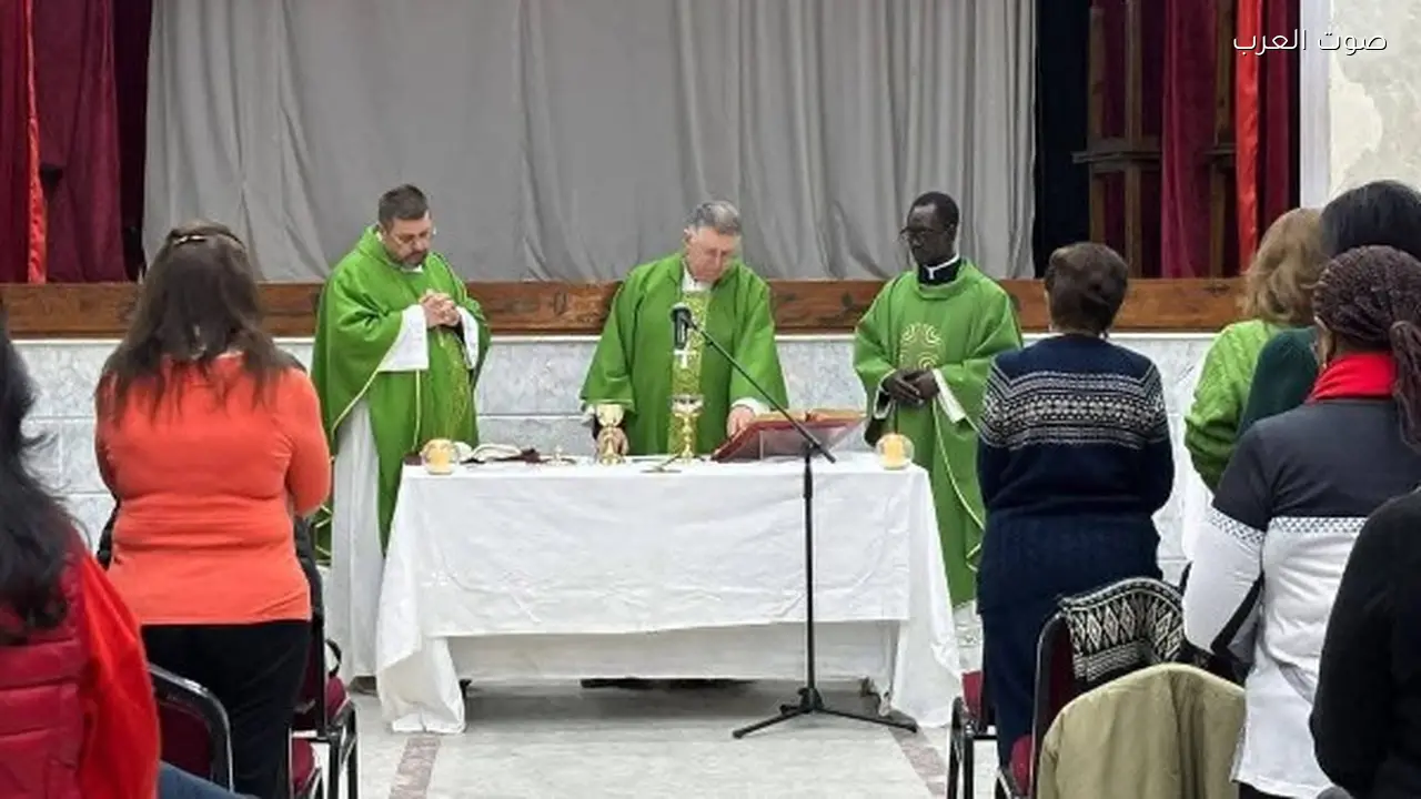 مطران الكنيسة اللاتينية يشارك في اليوم الروحي ببازيليك السيدة العذراء