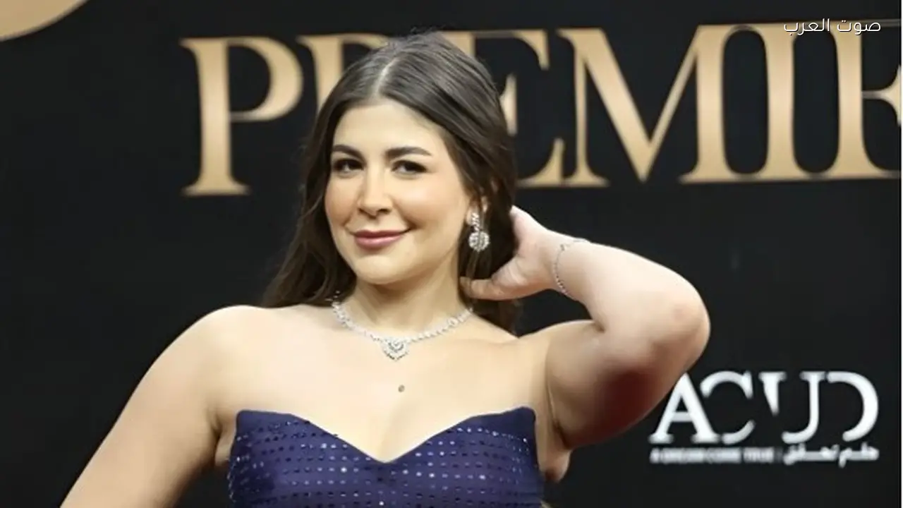 ملك قورة تثير الجدل بإطلالتها الجريئة في حفل المتحدة