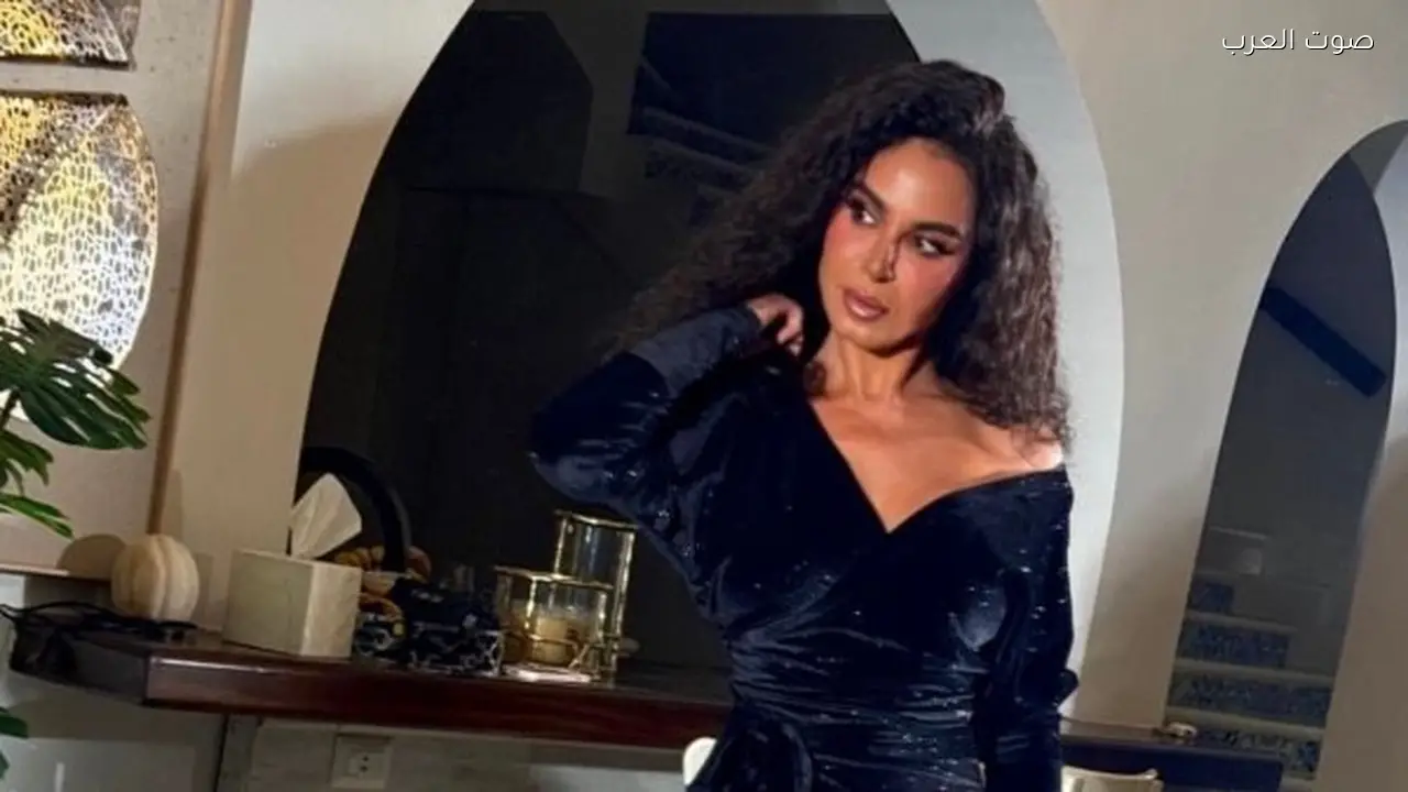 نسرين أمين تتألق بإطلالة سوداء جريئة في أحدث ظهور
