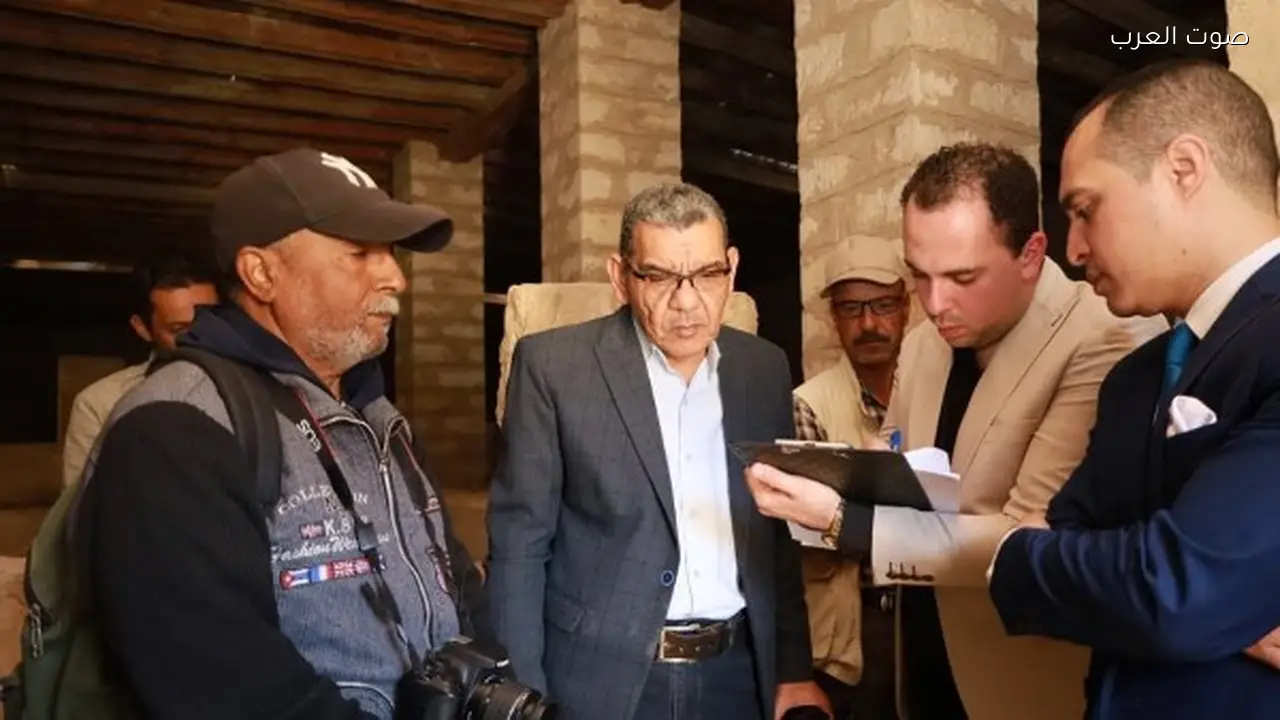 نيابة الإدارة تتخذ 3 قرارات بعد أنباء سرقة لوحة أثرية من مقبرة بسقارة