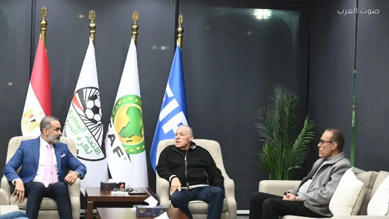 هاني أبو ريدة يلتقي مدير المنتخبات العراقية