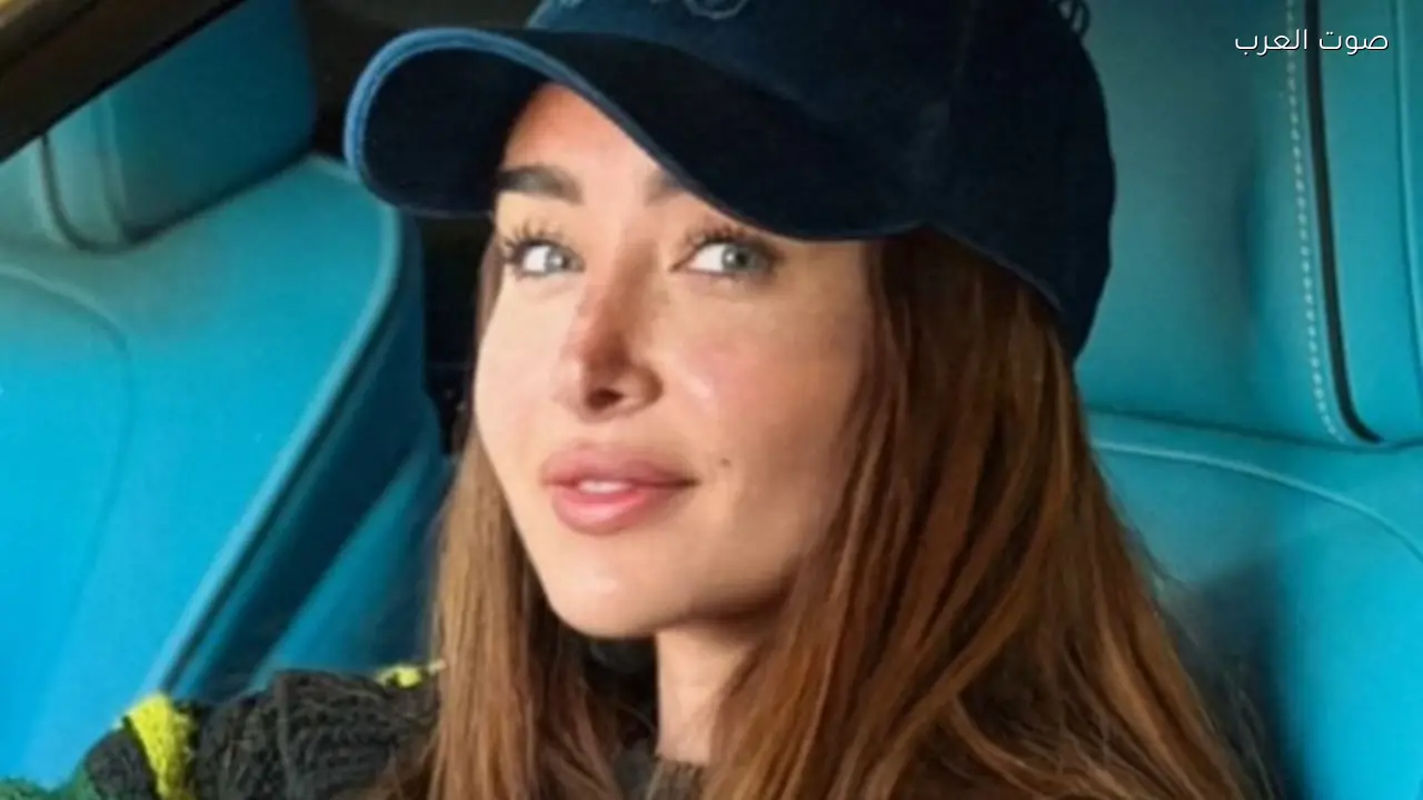 هنا الزاهد تتألق بإطلالة كاجوال جديدة