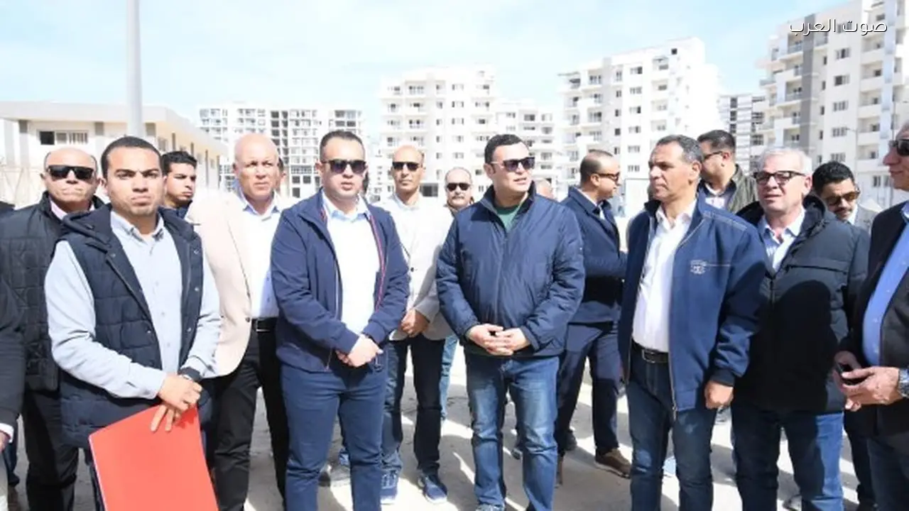 وزير الإسكان يزور شاليهات وفيلات كومباند “مزارين” بالعلمين الجديدة