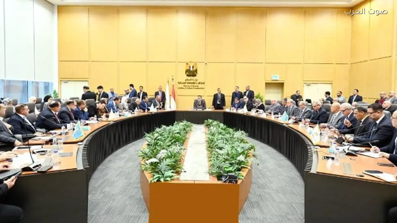 وزير الإسكان يناقش مطالب المواطنين مع نواب البرلمان والشيوخ