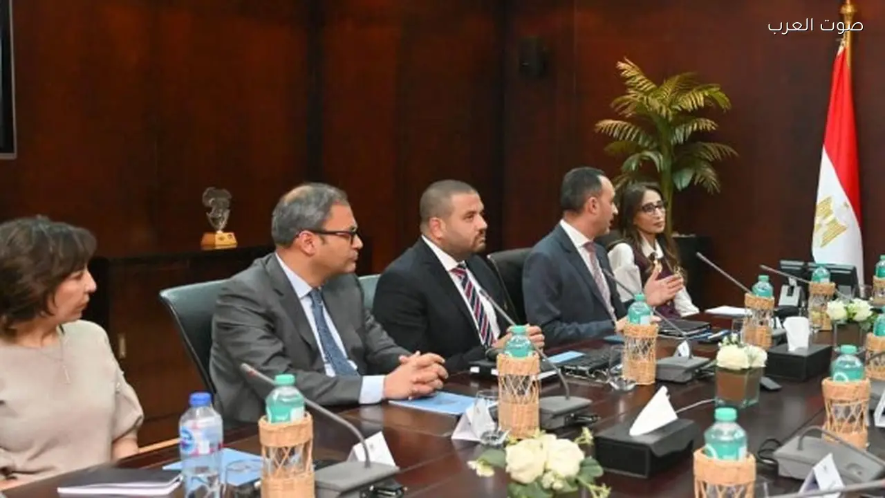 وزير الاستثمار يبحث مع نيسان مصر خطط التوسع الجديدة