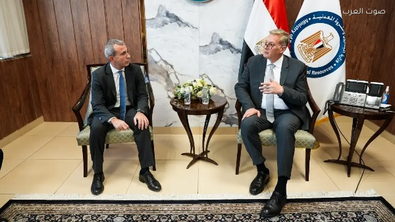 وزير البترول يبحث مع “إيني” الإيطالية زيادة الإنتاج وربط الحقول القبرصية