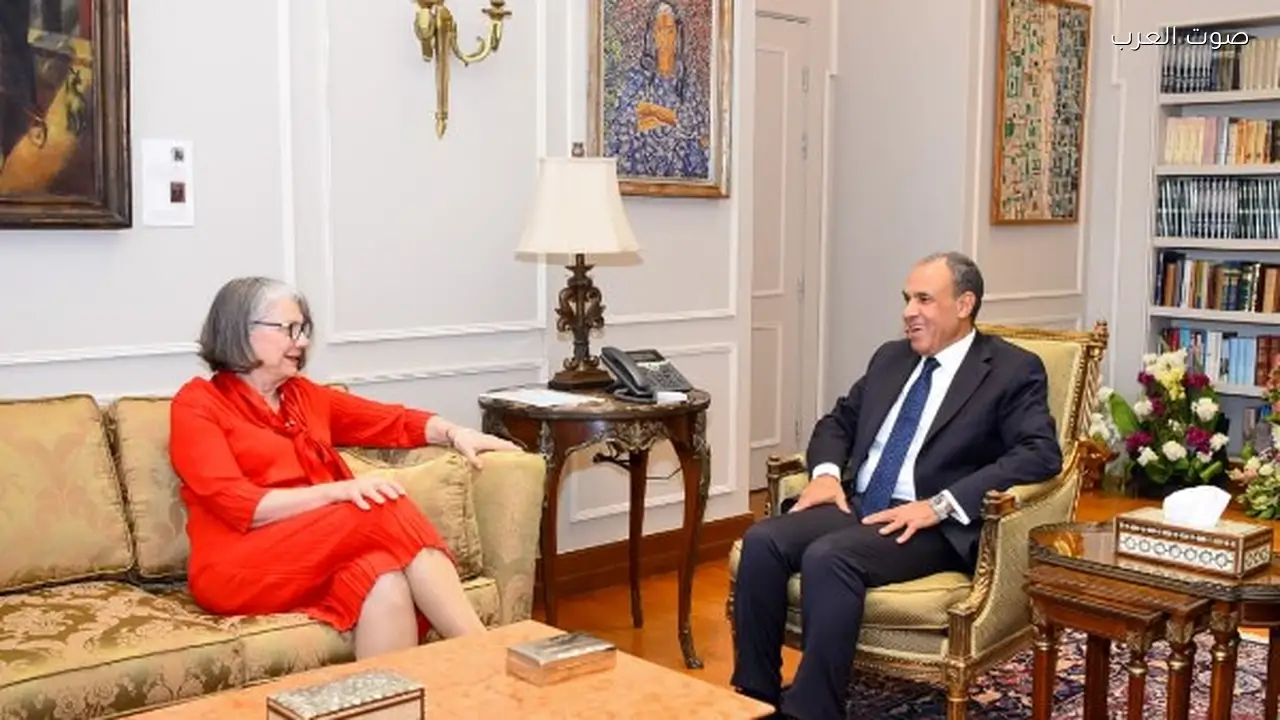وزير الخارجية يستقبل رئيسة الاتحاد الدولي للهلال والصليب الأحمر