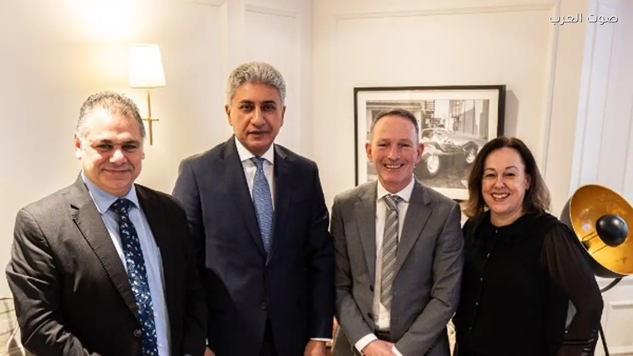 وزير السياحة والآثار يلتقي منظمي الرحلات في لندن