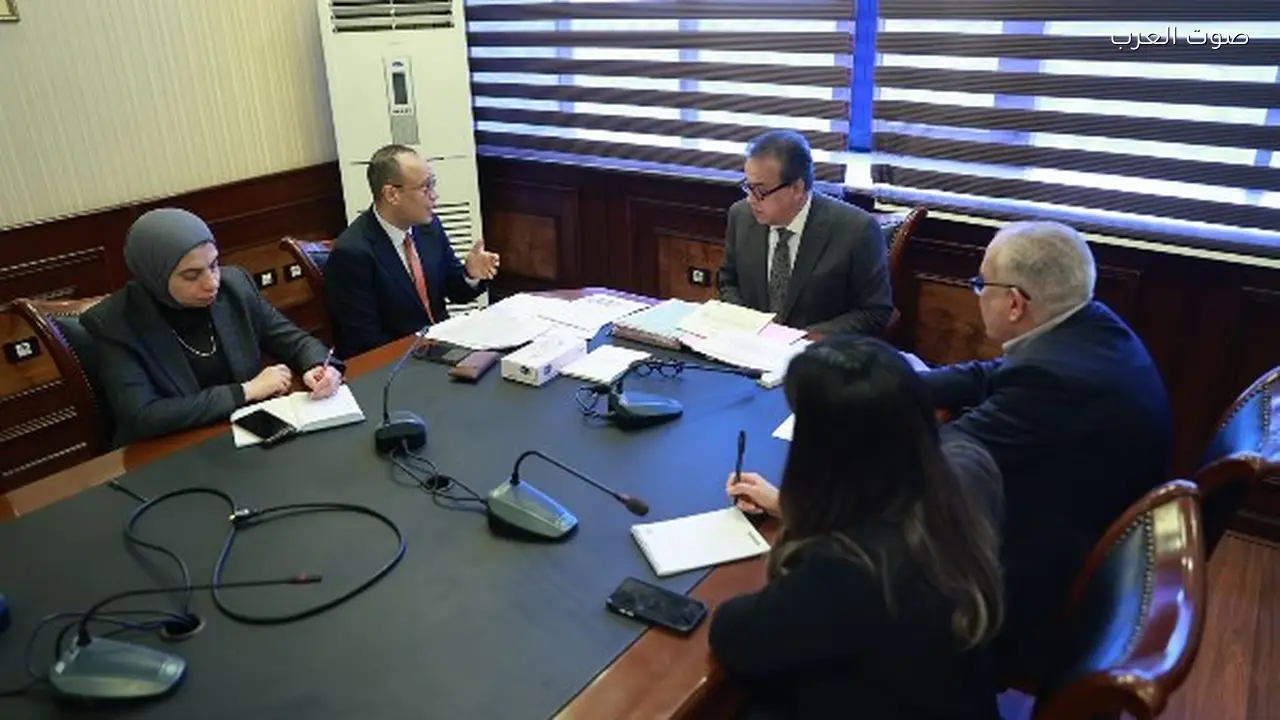 وزير الصحة يوجه بتسريع توريد مفاصل الركبة والحوض لإنهاء الانتظار