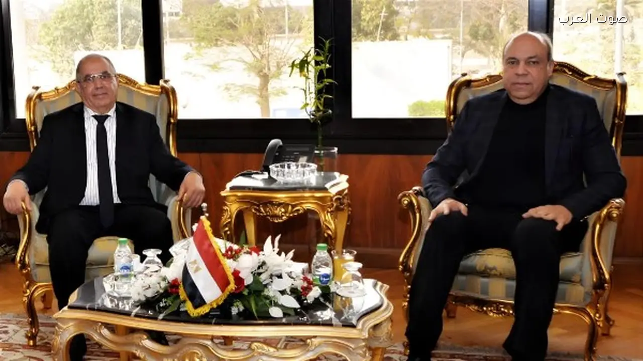 وزير الطيران يناقش مع مدير المنظمة العربية سبل التعاون المشترك