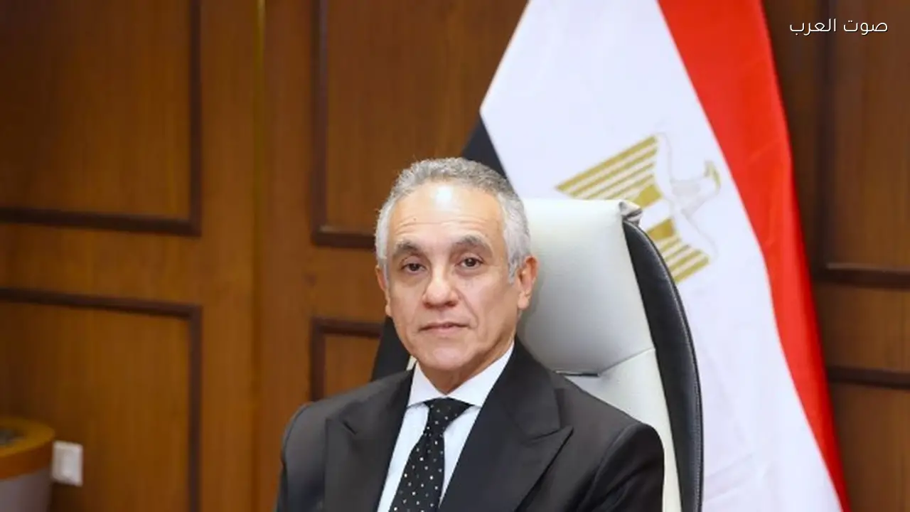 وزير العدل يبدأ مهامه بلقاء مساعديه بعد اليمين الدستورية