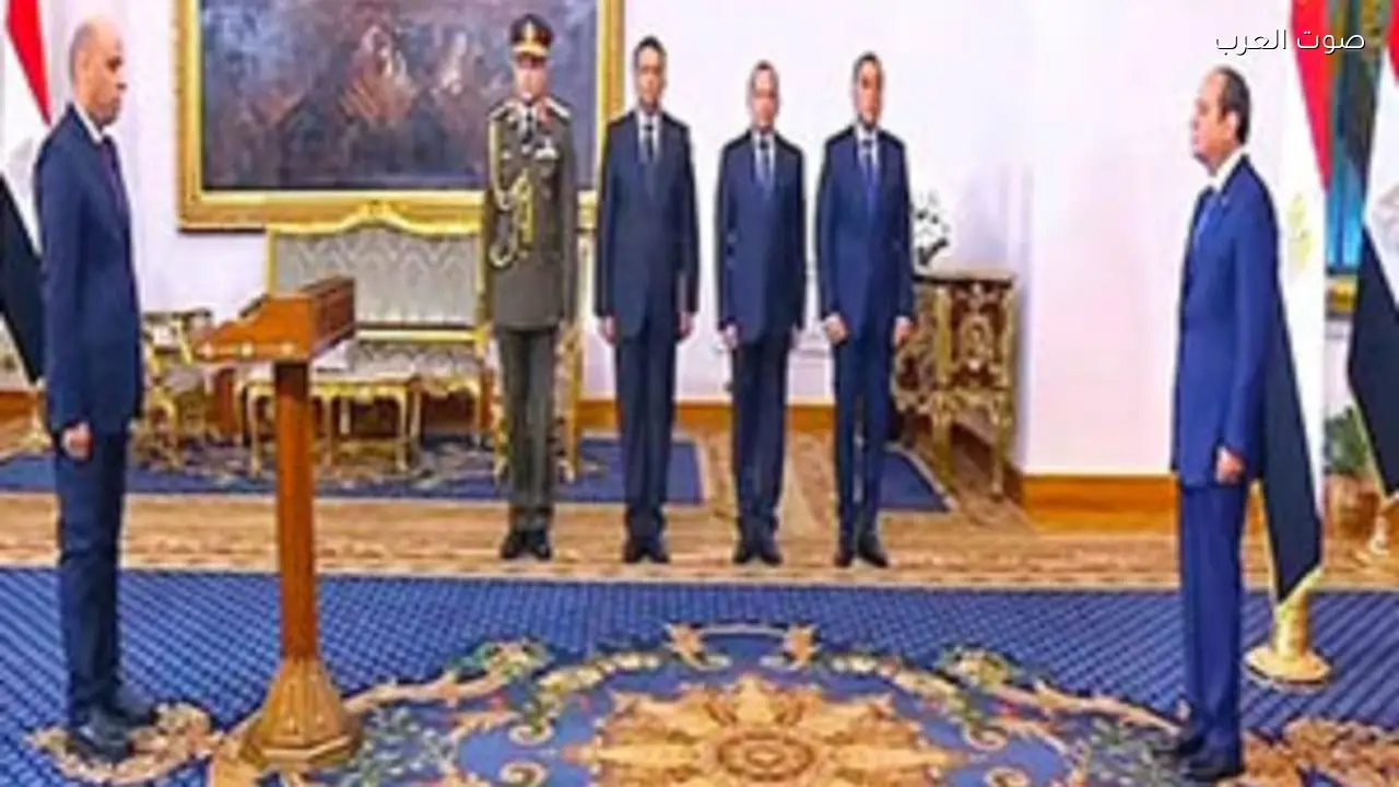 وزير العمل يؤكد على تحسين بيئة العمل وحماية حقوق العمال