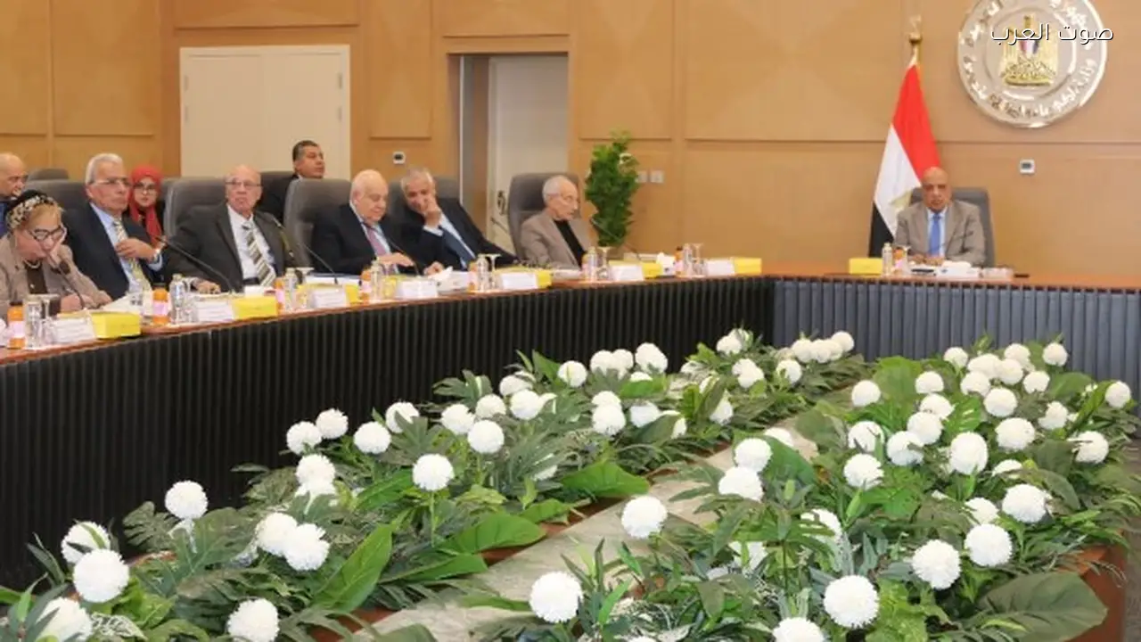 وزير الكهرباء يعقد اجتماع الجمعية العمومية للشركة القابضة