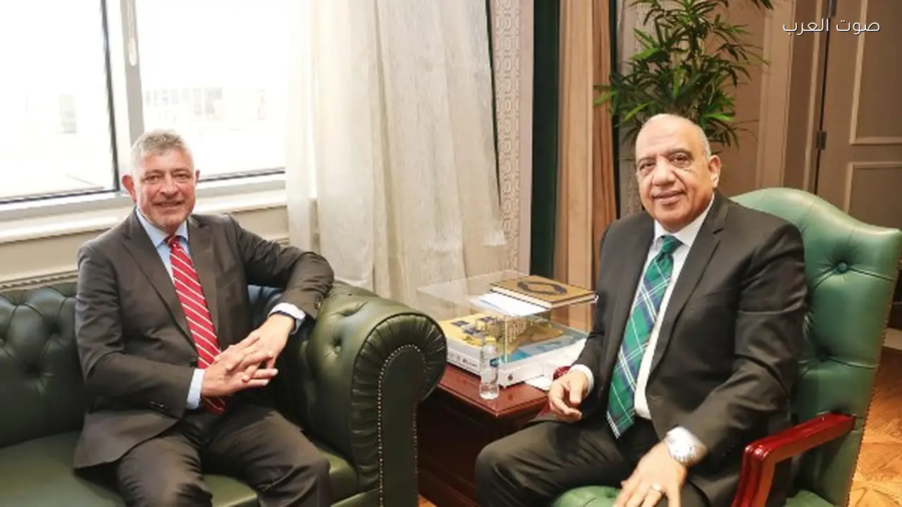 وزير الكهرباء يناقش مع سفير الدانمارك استثمارات الطاقات المتجددة