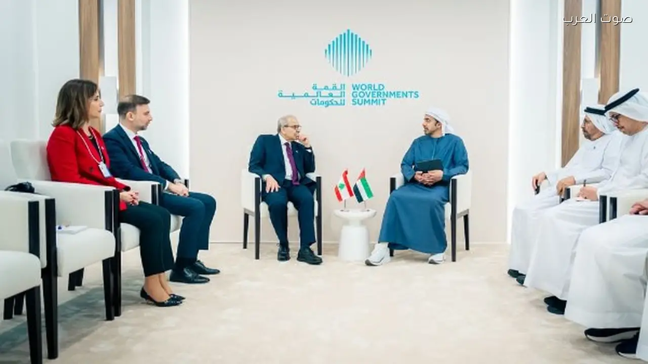 وزير خارجية الإمارات يلتقي رئيس الحكومة اللبنانية لبحث التعاون