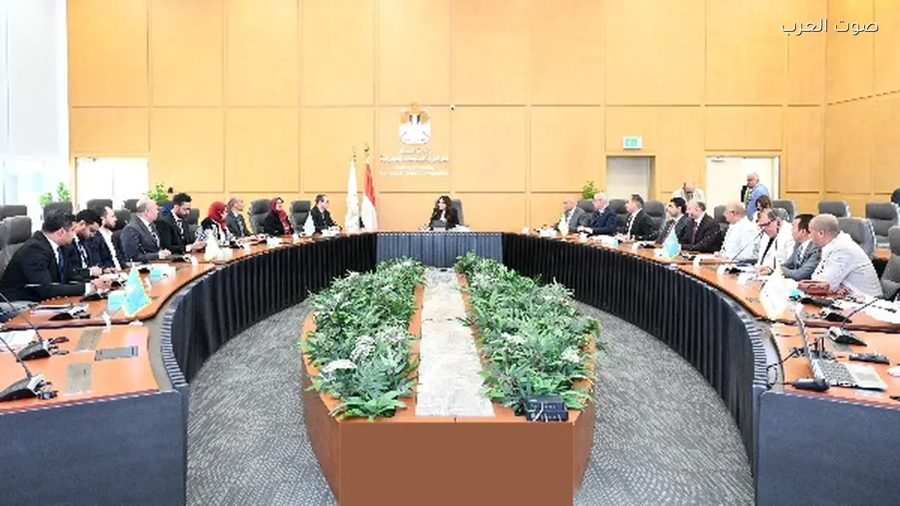 وزيرة الإسكان تتابع تقنين الأراضي في المدن الجديدة