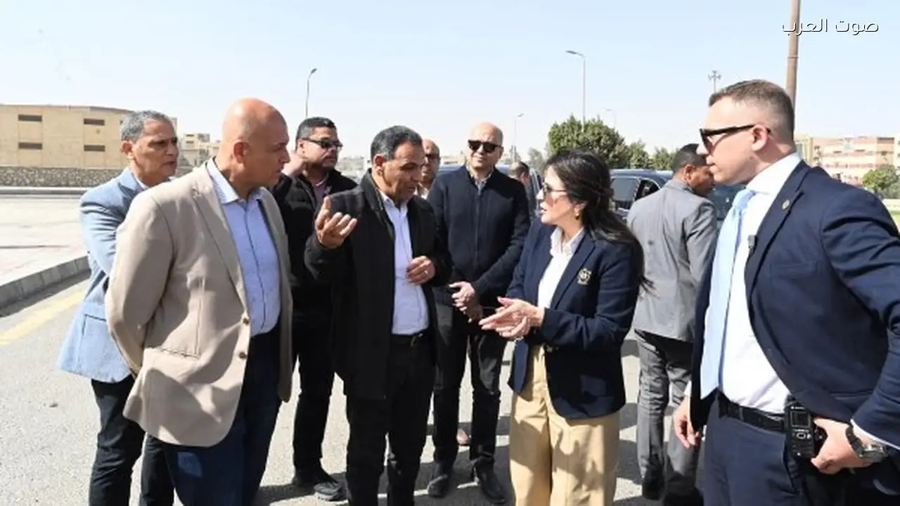 وزيرة الإسكان تتابع مشروع محطة المخلفات في مدينة العبور