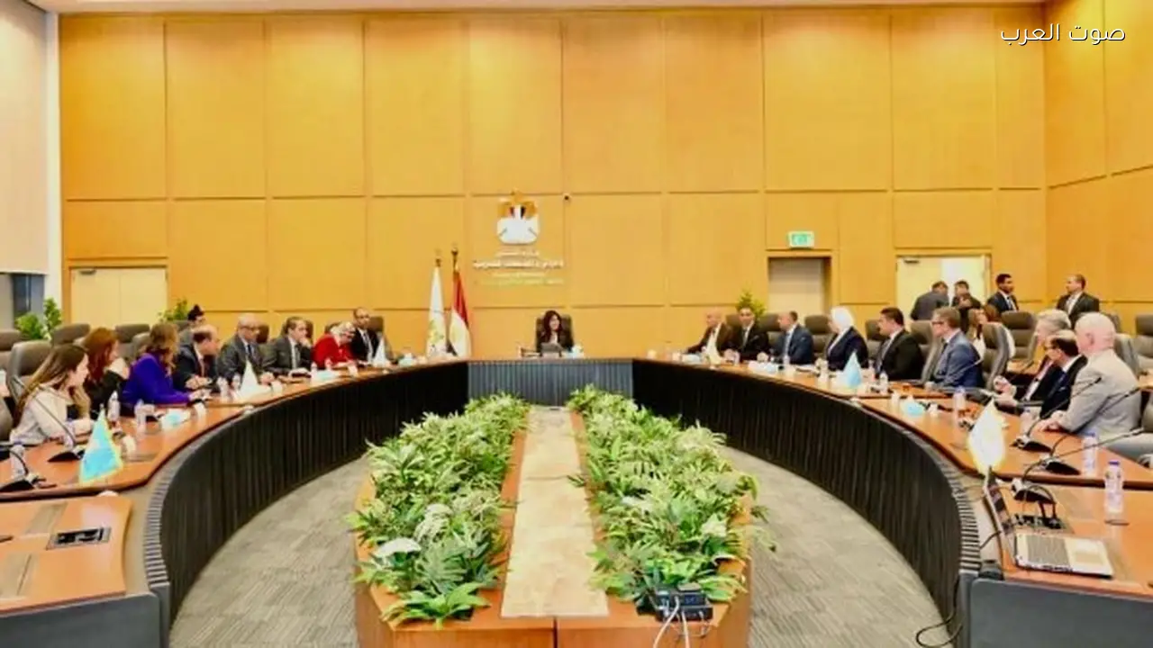 وزيرة الإسكان تناقش توسيع إدارة وتشغيل الفنادق