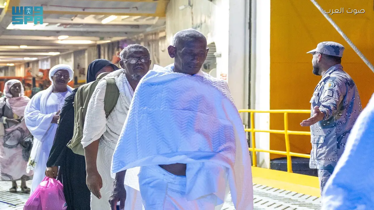 وصول أولى رحلات المعتمرين لأداء عمرة رمضان عبر ميناء جدة