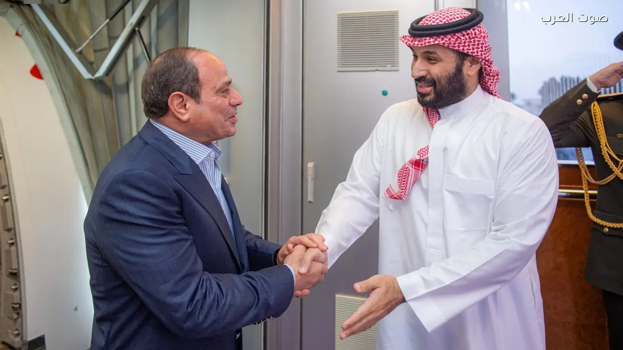 ولي العهد يستقبل الرئيس السيسي في جدة ويعرض صور اللقاء