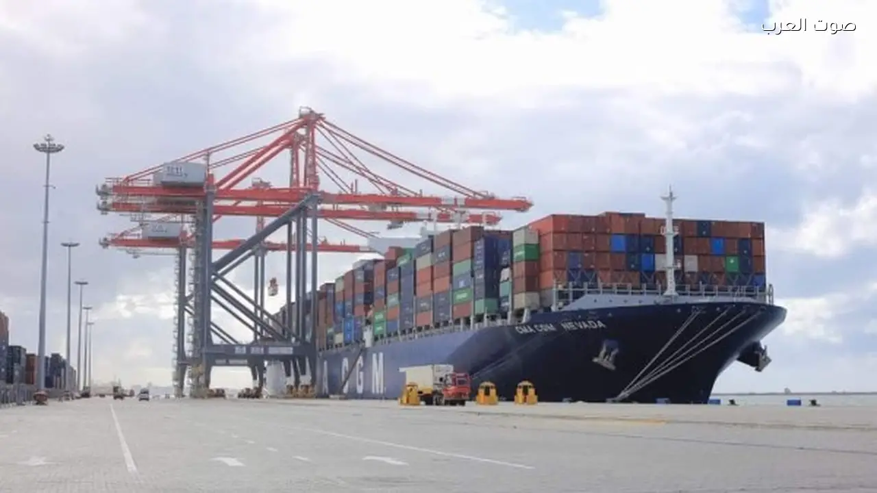 100 سفينة حاويات في الخليج تواجه صعوبات في المغادرة بسبب المخاطر الأمنية