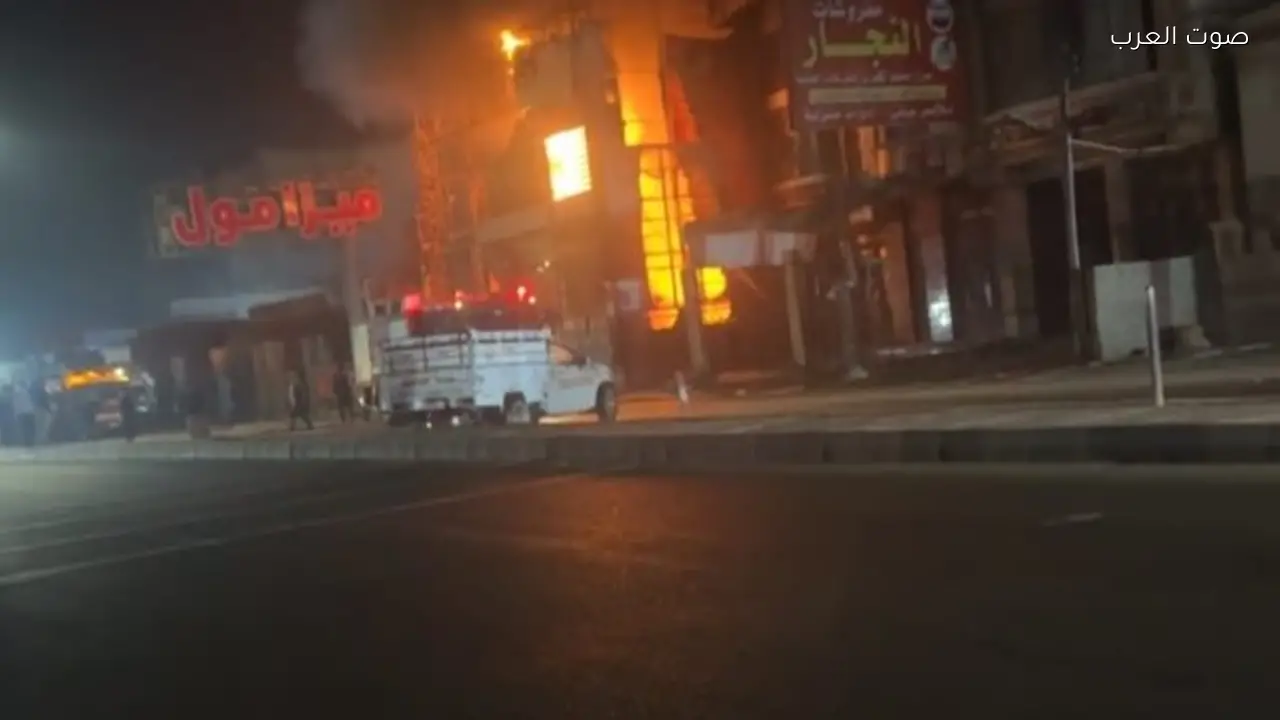 16 سيارة إطفاء تسيطر على حريق في مول للمفروشات بالمحلة