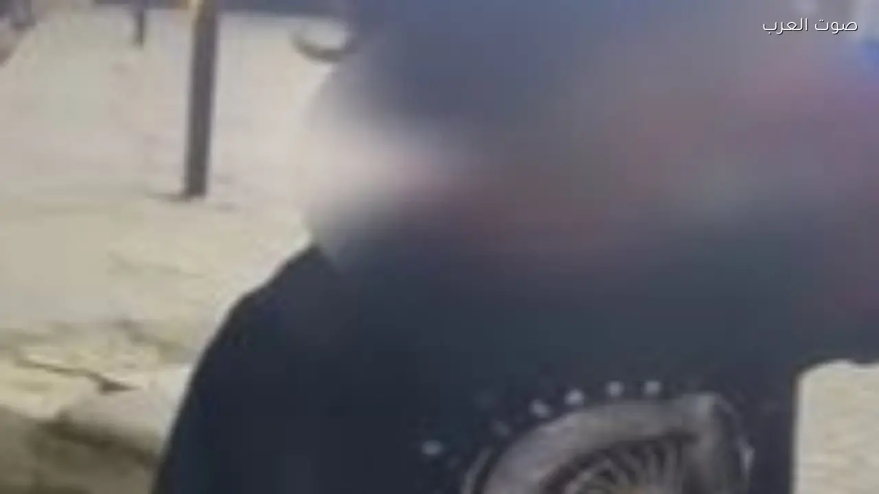 أب يجبر طفلته على التسول والتدخين في اعترافات صادمة