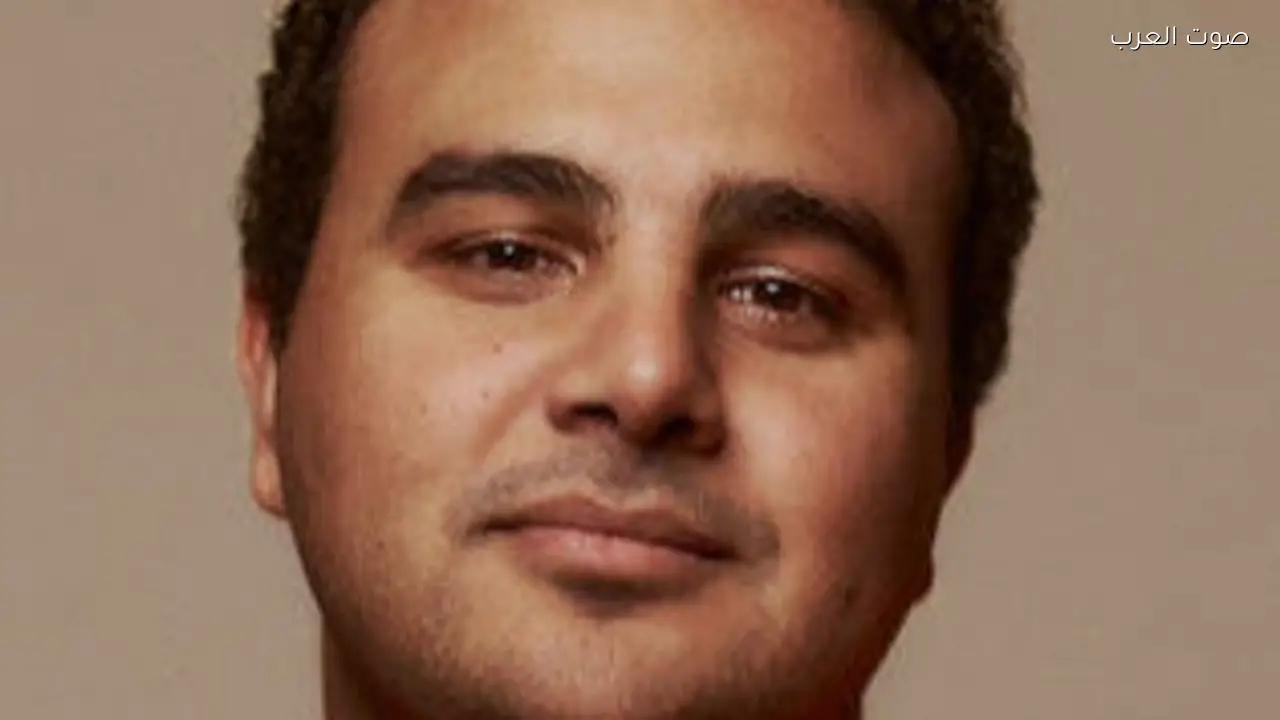 أحمد رضوان يكشف عن استعانته بصحفي لتحضير شخصيته في عرض وطلب