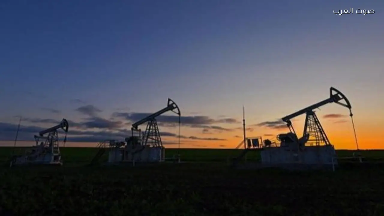 أسعار النفط اليوم: تراجع الخام 3% مع مرور سفن في مضيق هرمز