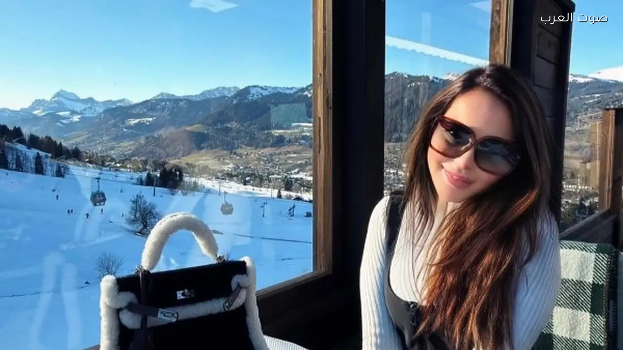 أسما إبراهيم تتألق بإطلالة شتوية وسط الطبيعة الخلابة