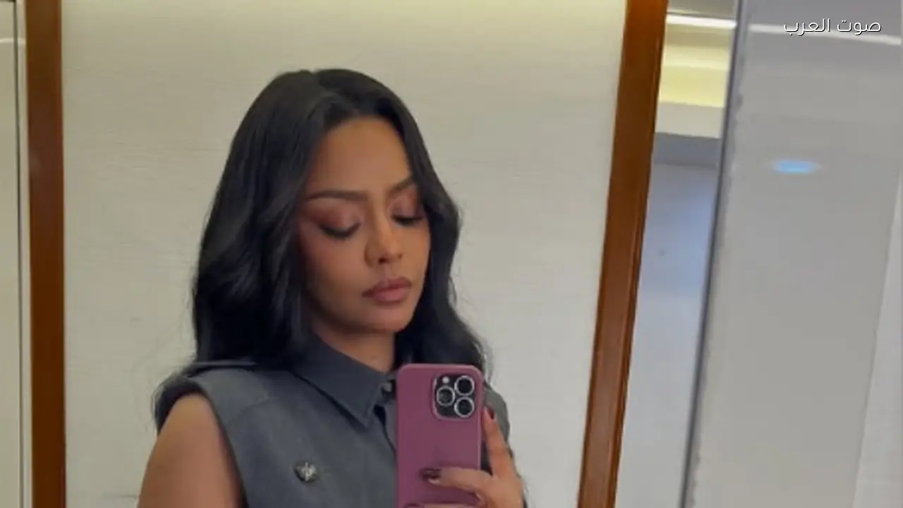 أسماء أبو اليزيد تتألق بفستان أنيق في حدث جديد