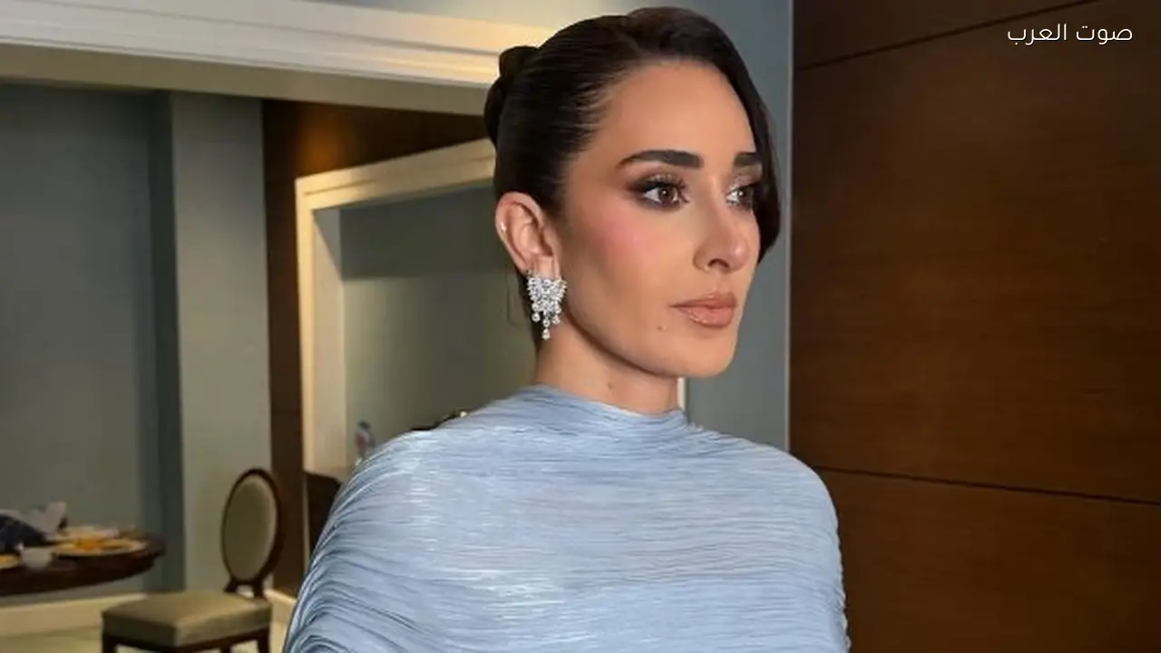 أمينة خليل تدعو للسلام في العالم العربي