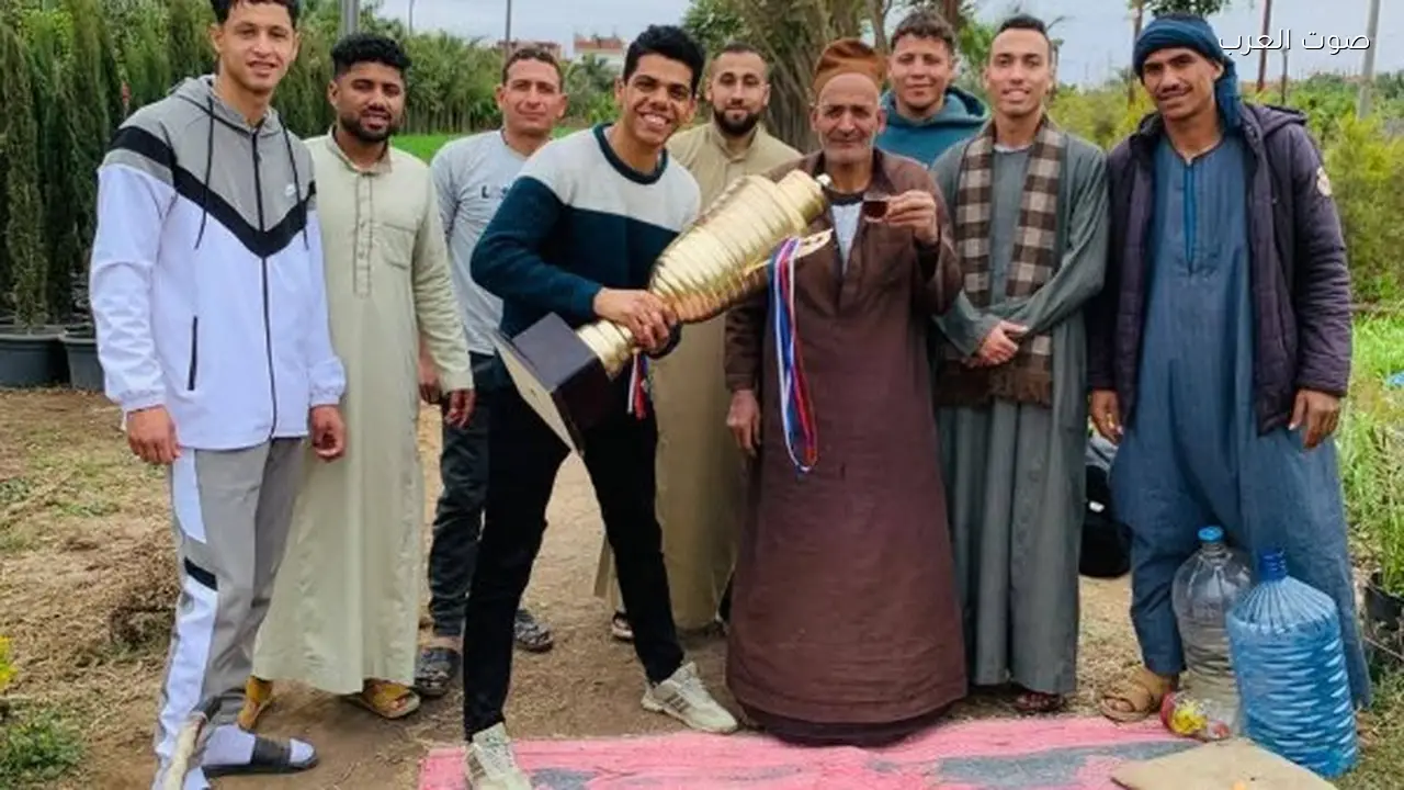 أهالي كفر الحما يتعاونون لتطوير ملعب القرية