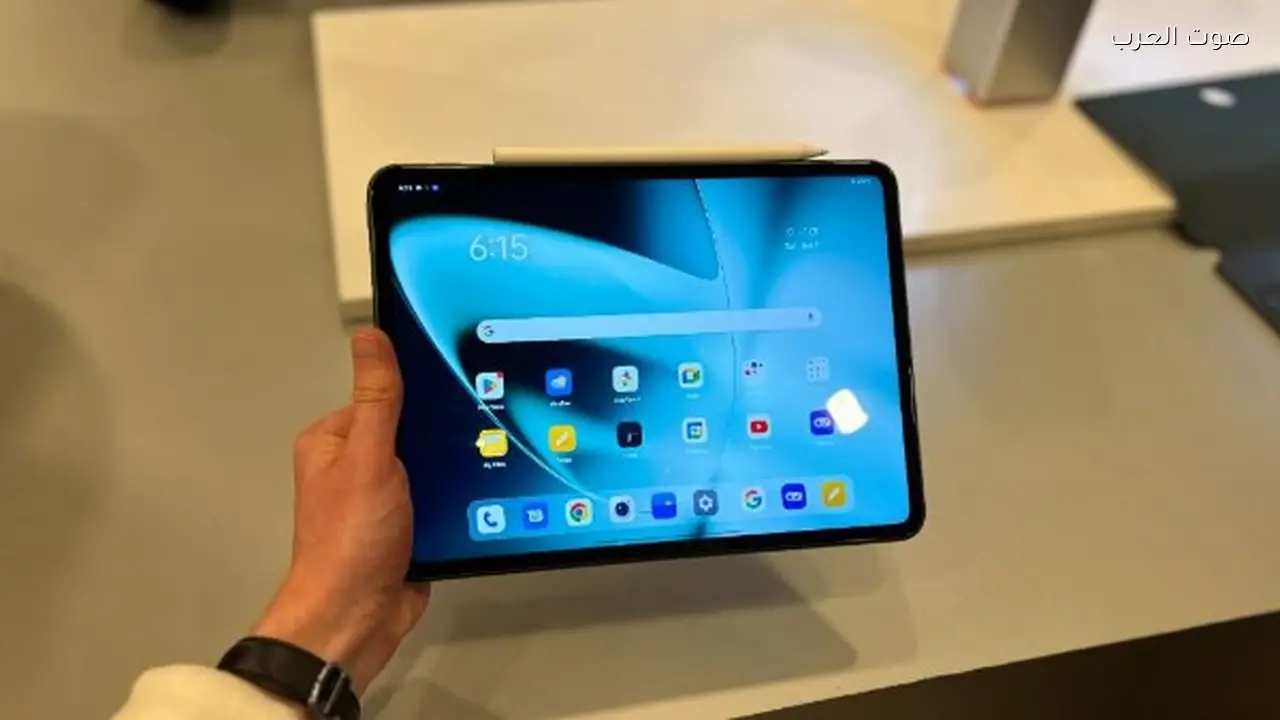 أوبو ووان بلس تكشفان عن أجهزة لوحية صغيرة بأداء متميز