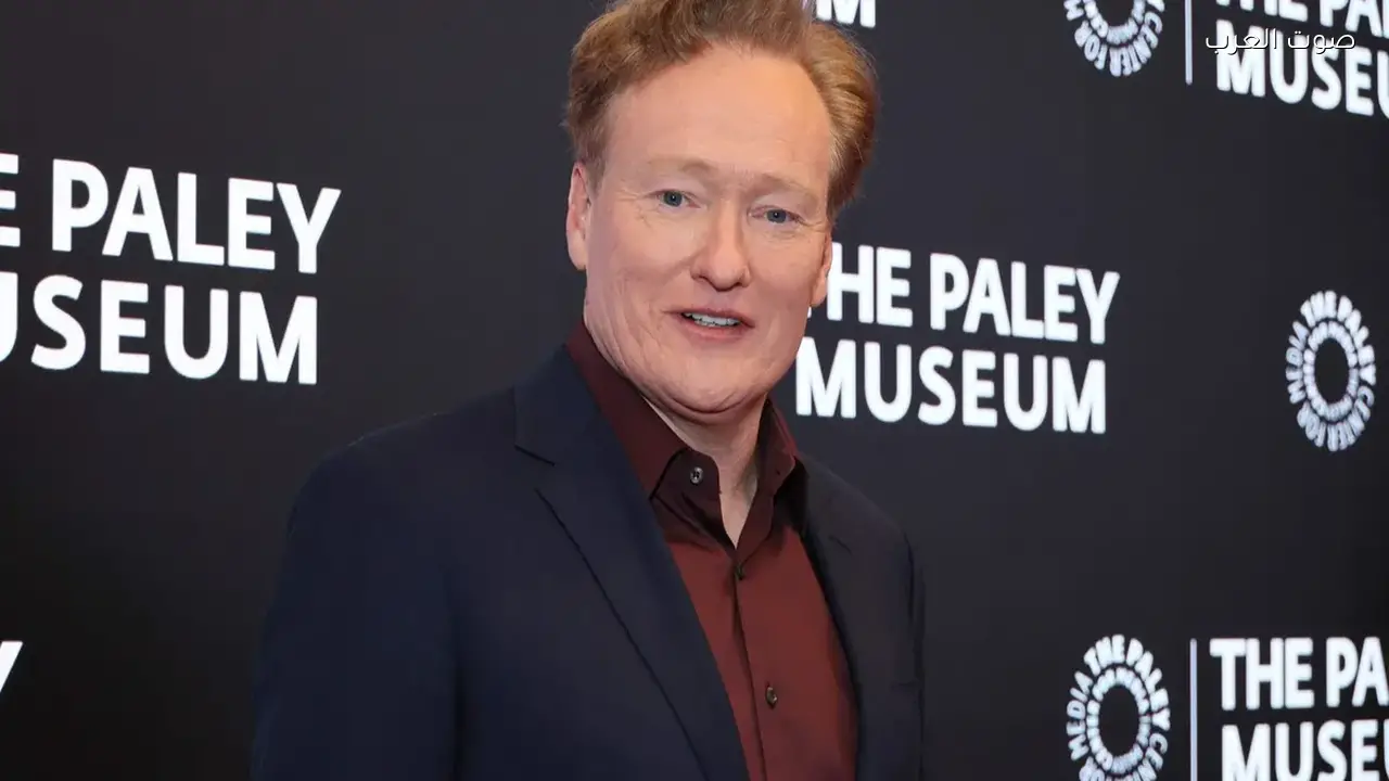 أوسكار 2026: كونان أوبراين يسخر من النجوم بافتتاح الحفل